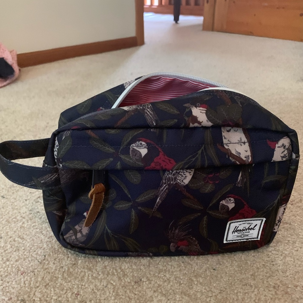 Herschel makeup/travel bag
